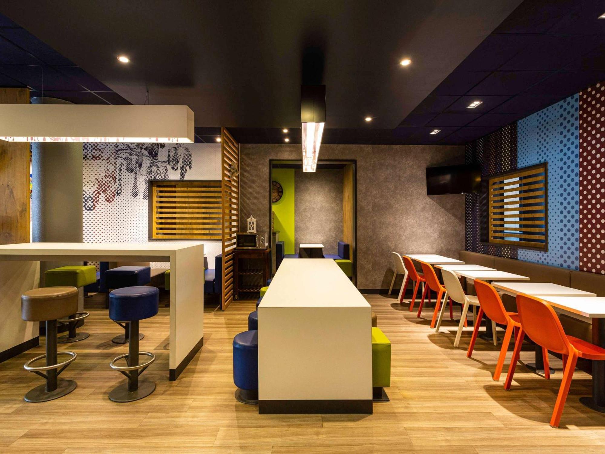 Ibis Budget Bordeaux Centre - Gare Saint Jean Buitenkant foto